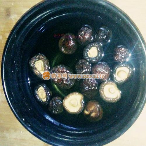 香菇蒸雞翅根的做法