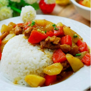 土豆咖喱飯的做法 土豆咖喱飯的熱量 土豆咖喱飯的營養(yǎng)價(jià)值