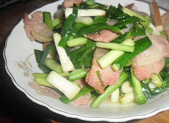 怎么做青蒜咸肉炒干子？