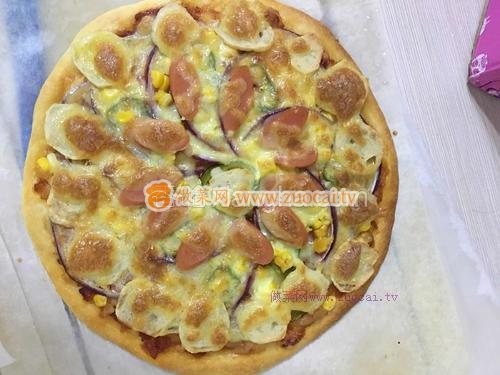 墨魚(yú)丸披薩的做法
