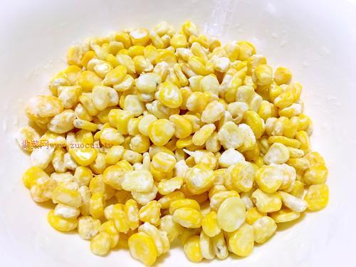 賽蟹黃玉米粒的做法