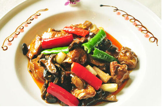 云南美味虎掌菌炒野豬肉怎么做？