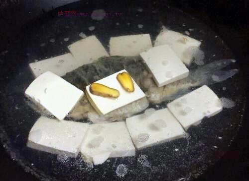 魚(yú)燉豆腐的做法