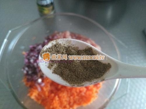 黑胡椒胡蘿卜豬肉餅的做法