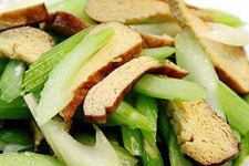 香干炒芹菜怎么做好吃又簡單