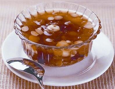 利濕解毒、潤澤肌膚的花生薏米芋圓糖水怎么做？