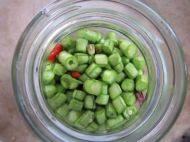動(dòng)手腌制美味酸豆角的做法步驟5