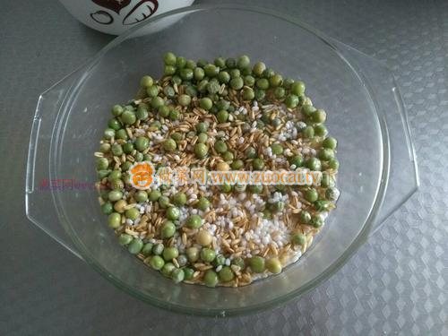 麥仁糯米豌豆盅的做法