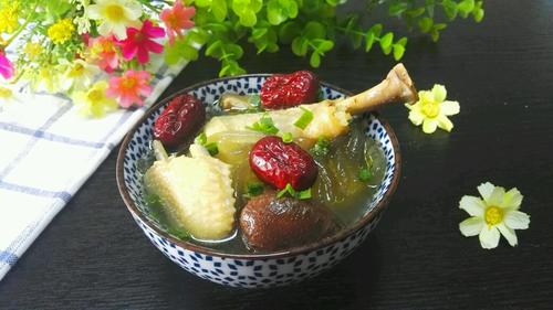 農(nóng)家燉土雞的做法