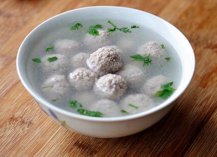 強(qiáng)筋骨，消水腫的牛肉丸子湯