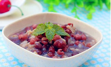 健脾養(yǎng)胃、利水除濕的燕麥薏米紅豆粥怎么做？