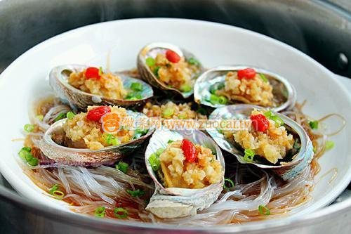 蒜蓉粉絲蒸鮑魚(yú)的做法