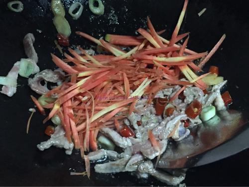 蘿卜泡菜牛肉的做法