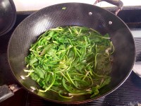 蒲公英肉餡餛飩的做法步驟2