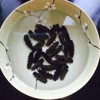 如何泡發(fā)海參的做法步驟1