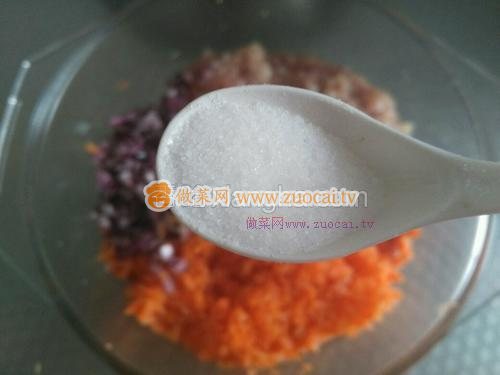 黑胡椒胡蘿卜豬肉餅的做法