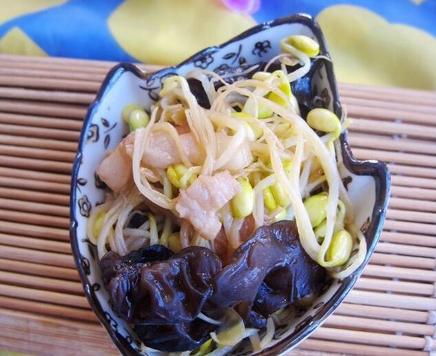 黃豆芽炒木耳怎么做？