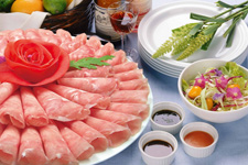 東來(lái)順?shù)萄蛉庾龇ù笕?/ data-3RWy=