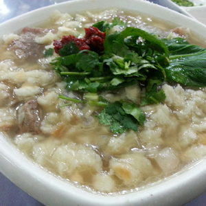 羊肉泡饃的做法 羊肉泡饃怎么吃 羊肉泡饃的饃怎么做