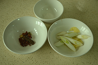 特色鹵雞腿的做法步驟：2