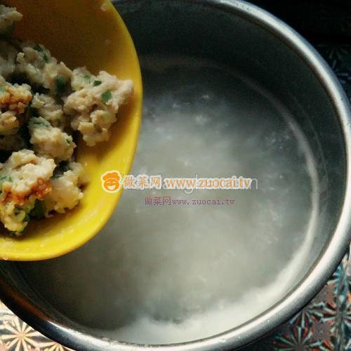 西蘭花肉丸粥的做法