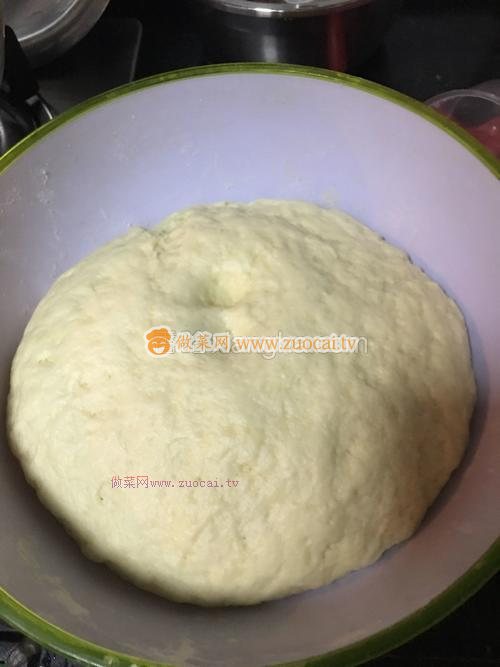 墨魚(yú)丸披薩的做法