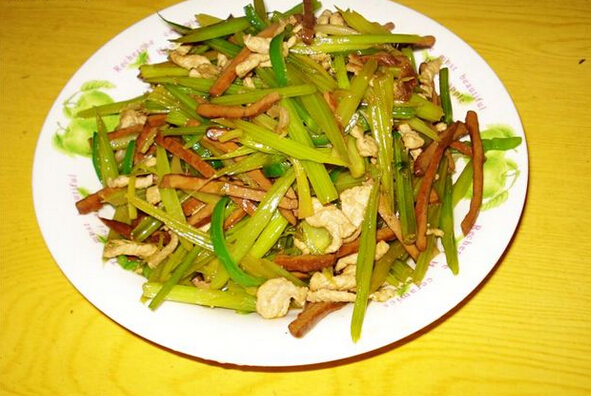 茶干炒西芹怎么做？
