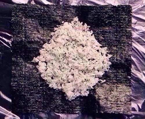 海苔飯團(tuán)便當(dāng)?shù)淖龇?/ data-WxCE=