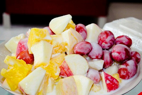 自制低卡無(wú)糖酸奶沙拉的做法