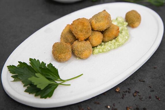 美味小吃油炸小橄欖配青辣椒乳酸醬怎么做？