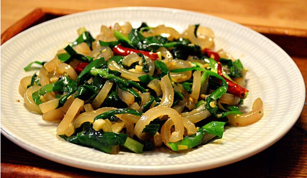 如何做韭菜炒豬皮？