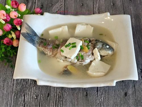 魚(yú)燉豆腐的做法
