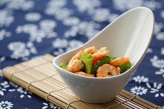 如何做蝦仁炒苦瓜？