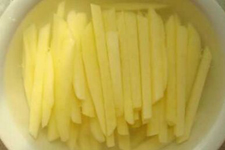 自制薯?xiàng)l,自制薯?xiàng)l不軟的做法,自制薯?xiàng)l的做法,自制薯?xiàng)l如何炸脆