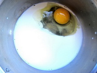 藍(lán)莓蔓越莓面包布丁步驟3