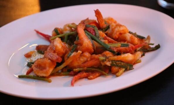 綿密鮮甜的蛋黃炒大蝦怎么做？