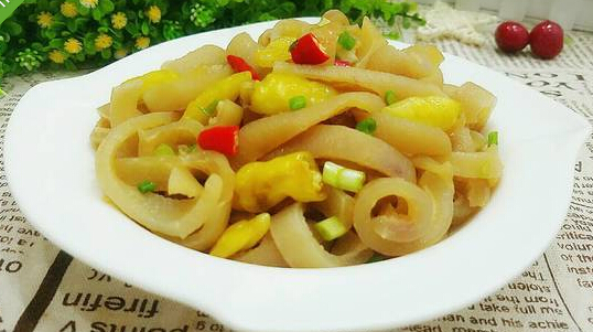 簡(jiǎn)單的下酒菜泡椒豬皮怎么做？