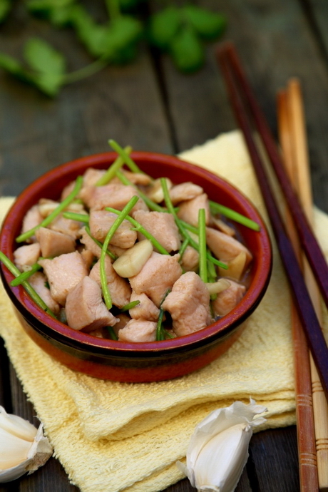 芫爆雞丁的做法