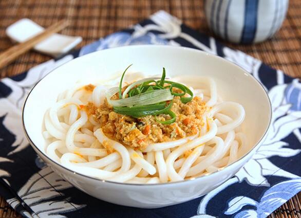 怎么做蟹炒涼拌烏冬？