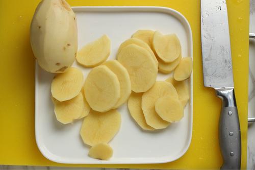 香辣干鍋土豆的做法