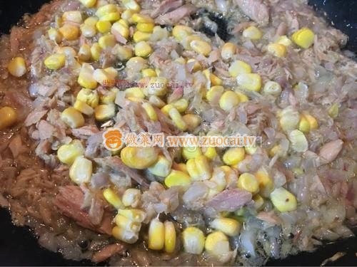 鮪魚(yú)玉米蛋炒藜麥飯的做法