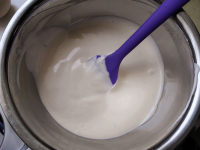 戚風(fēng)杯子蛋糕的做法步驟6