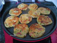 蘿卜臘腸粑粑的做法步驟13