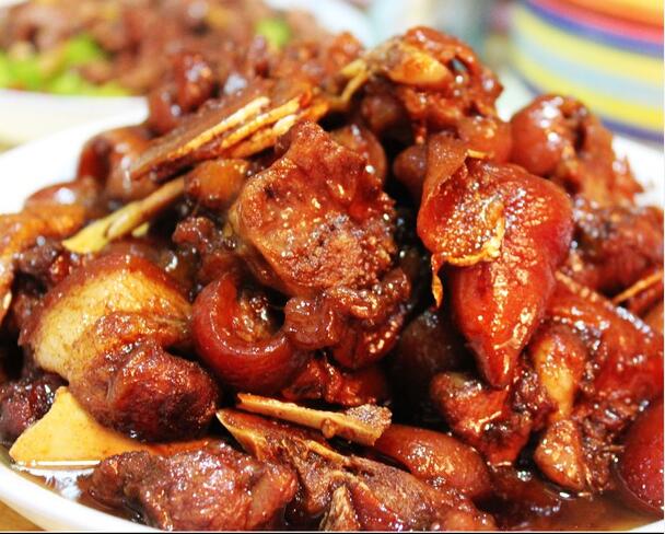 肥而不膩的酸甜豬腳怎么做？