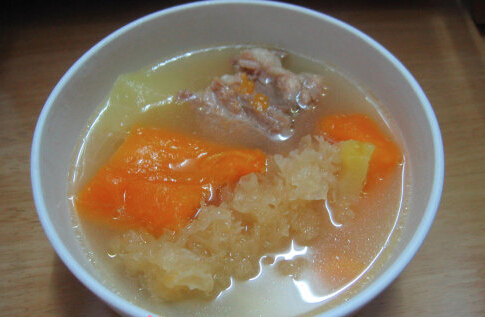 怎么做木瓜雪耳排骨湯？