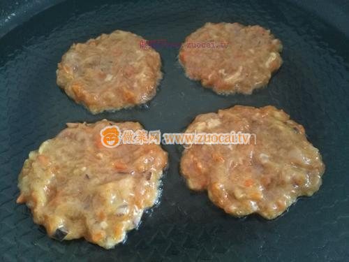 黑胡椒胡蘿卜豬肉餅的做法