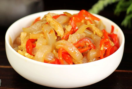 酸蘿卜炒魔芋豆腐，減肥治便秘的家常開胃菜