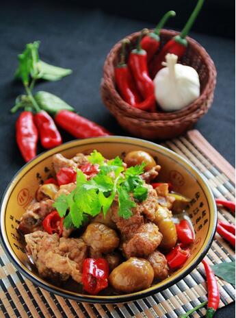 栗子黃燜雞怎么做？