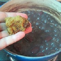 四紅補(bǔ)血養(yǎng)顏粥的做法圖解6