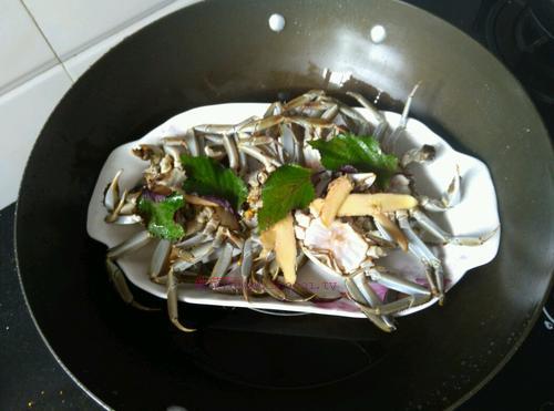 紫蘇蒸毛蟹的做法